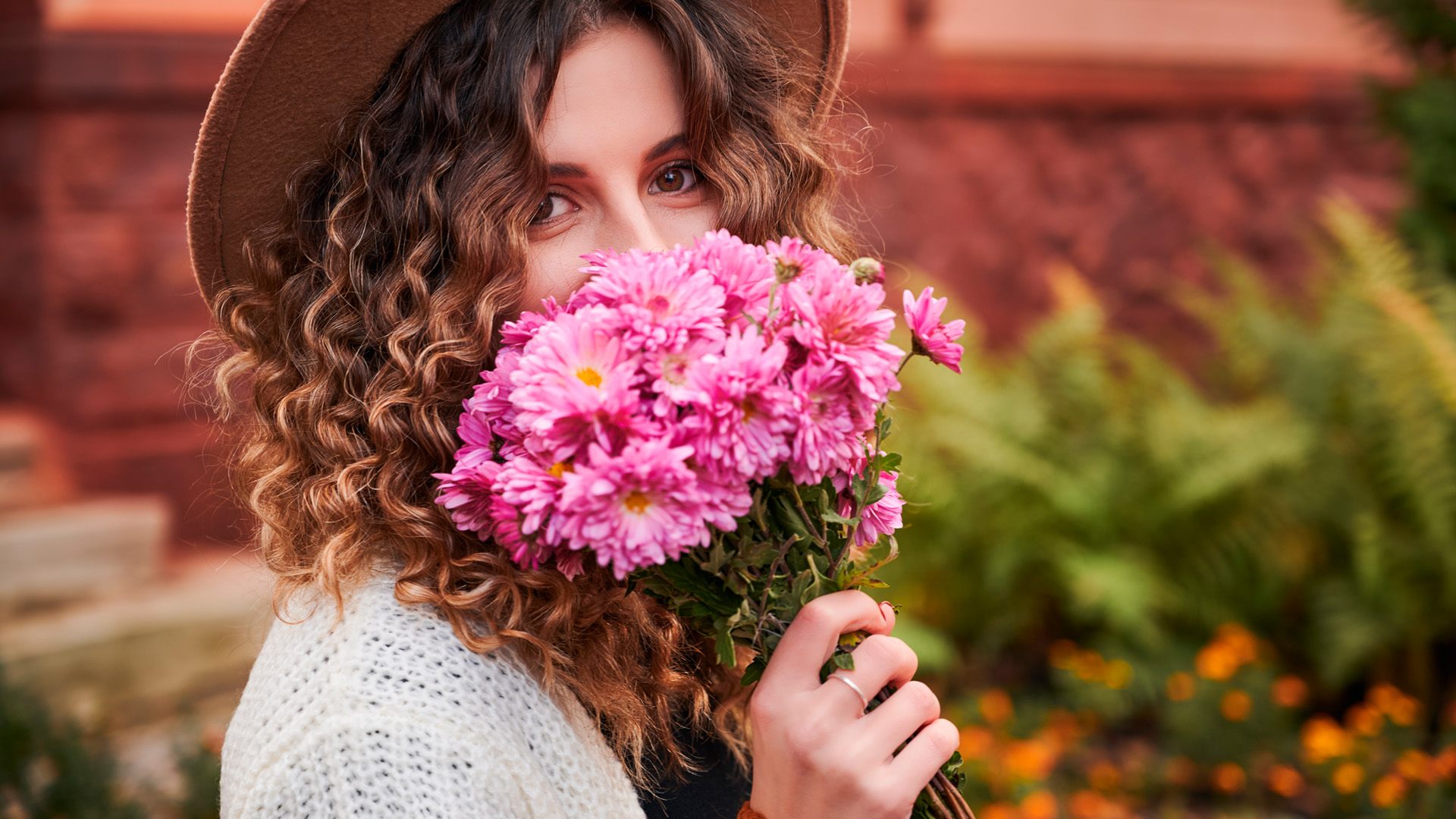 El significado detrás de regalar flores